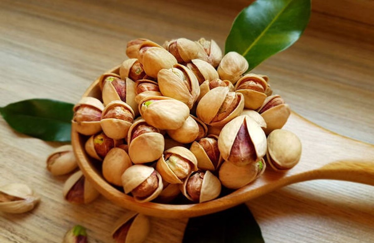 ۱۳ عارضه زیاده روی در مصرف پسته