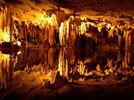 در سفر خود به آنتالیا از غار کارائین دیدن کنید