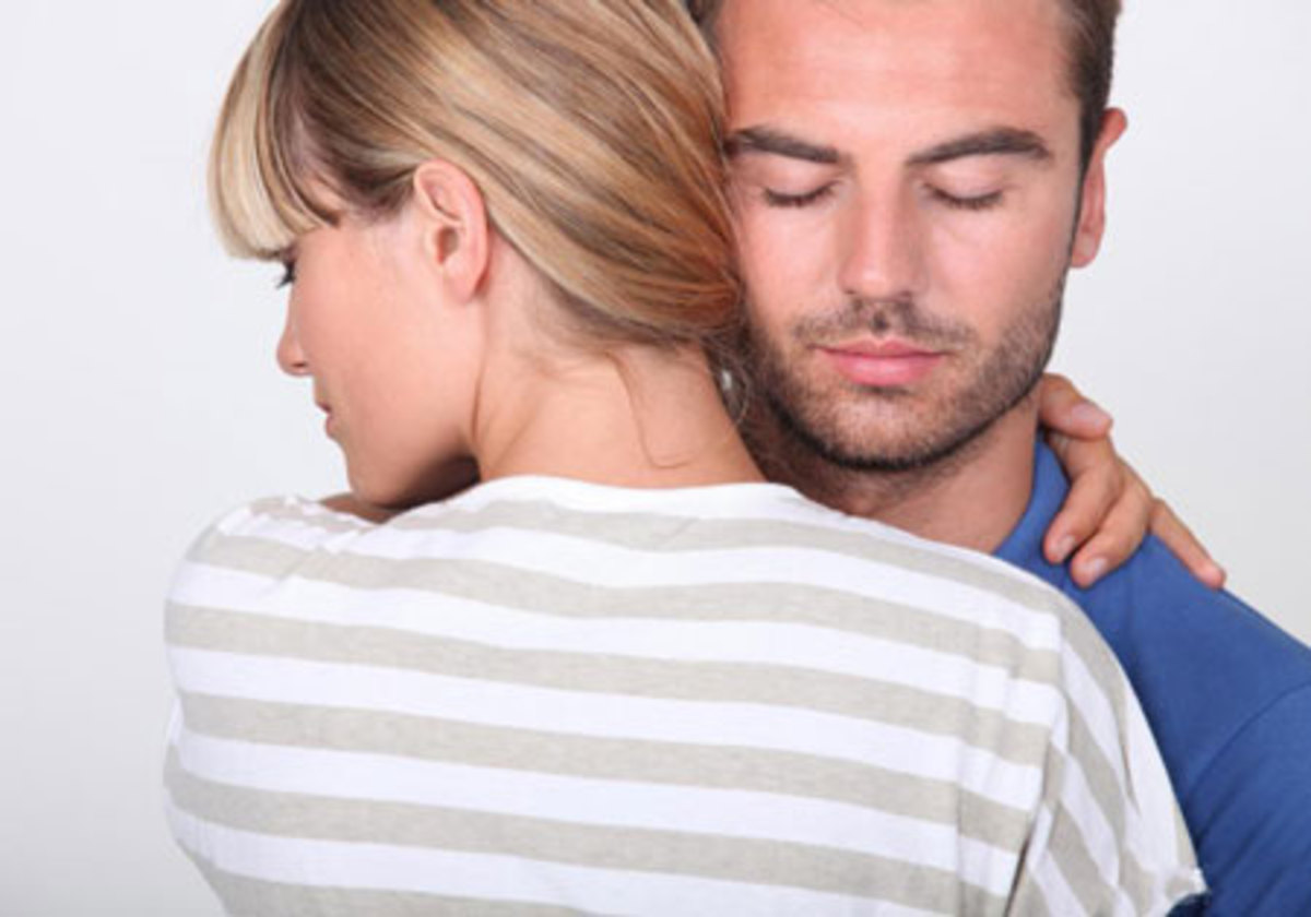تاثیر روانشناختی آغوش همسر بر فرد و کیفیت رابطه