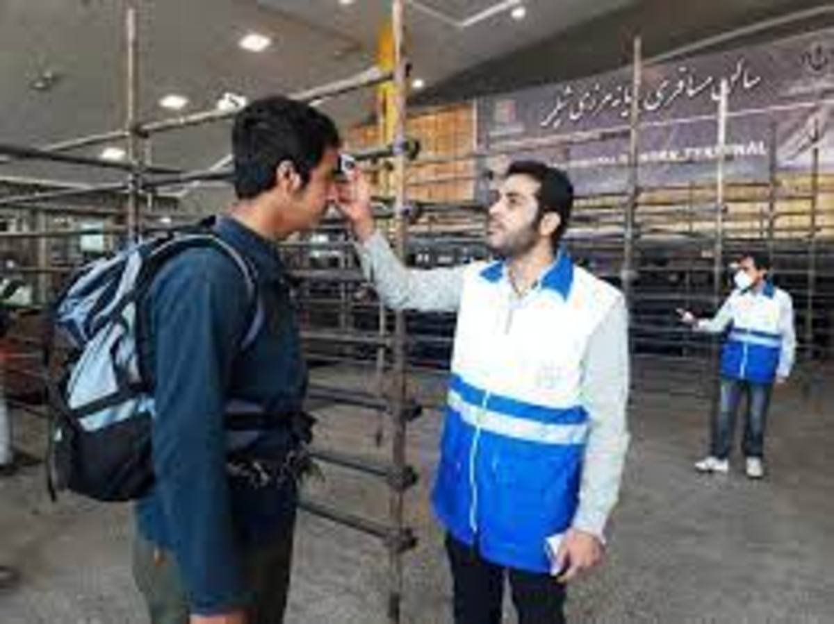 تب‌سنجی و غربالگری زائران ورودی به کشور در مرز شلمچه