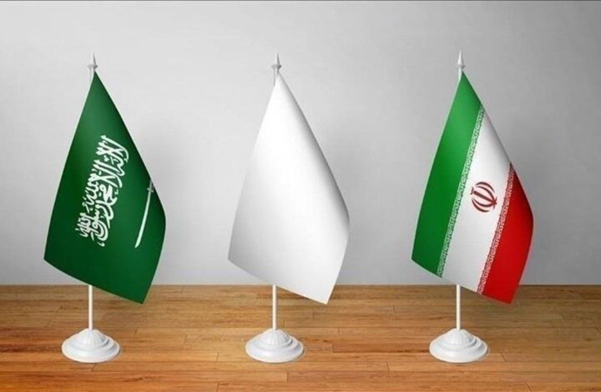 نویسنده عربستانی: مذاکرات تهران و ریاض منطقه را از تنش دور خواهد کرد