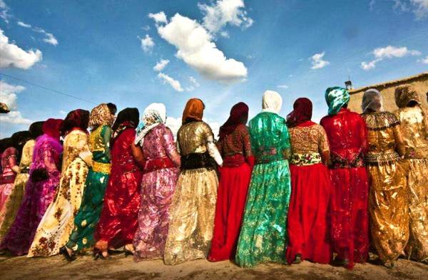 معرفی لباس محلی زنان و مردان کردستان