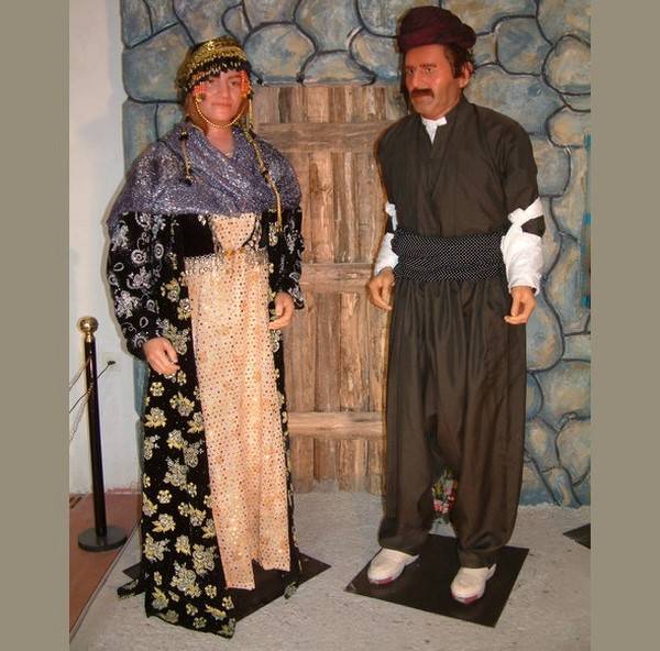 معرفی لباس محلی زنان و مردان کردستان