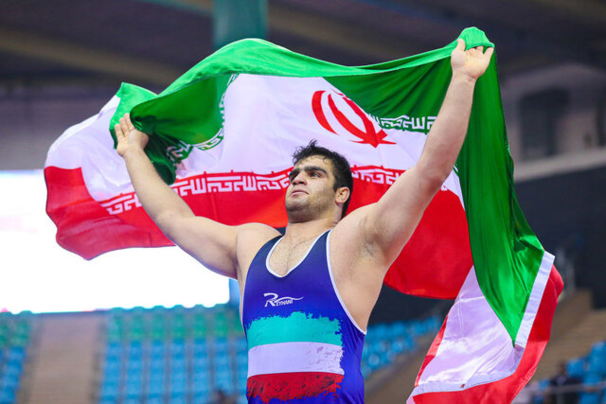میرزازاده قهرمان کشتی فرنگی زیر ۲۳ سال جهان شد/ یک طلا، ۲ نقره و ۲ برنز ایران در ۵ وزن نخست
