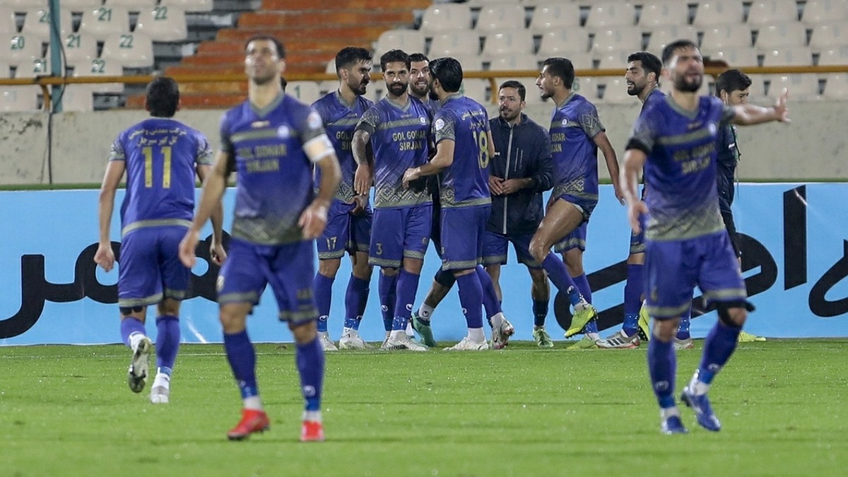 واکنش عجیب باشگاه گل گهر به قضاوت حیدری در بازی با پرسپولیس