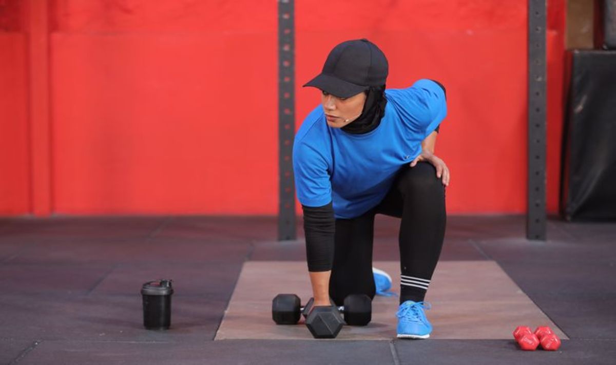 دمبل مناسب؛ وزنه چند کیلویی بزنیم؟