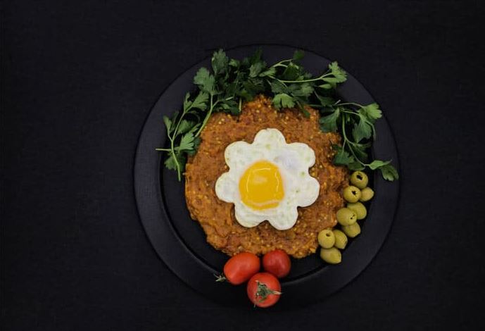 طرز تهیه میرزا قاسمی با اصلی‌ترین روش با طعمی باورنکردنی