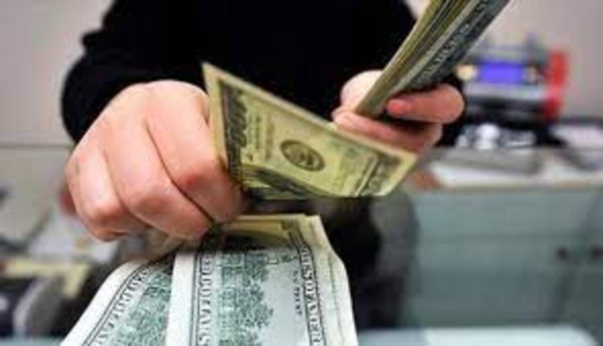 قیمت دلار در صرافی‌های بانکی کاهش یافت