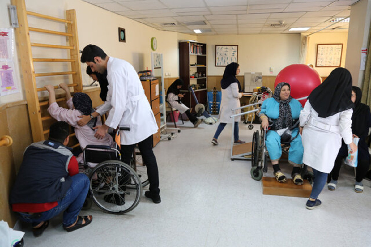 عقب‌ماندگی بهزیستی در تهیه اقلام کمک توانبخشی/ «سمعک»؛ پاشنه آشیل