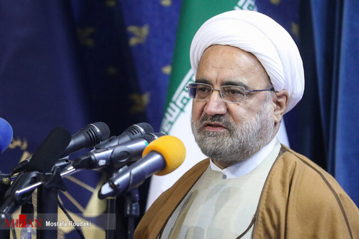 اتاق فکر دشمن برای بازدارندگی انقلاب با تمام قوا به میدان آمده است