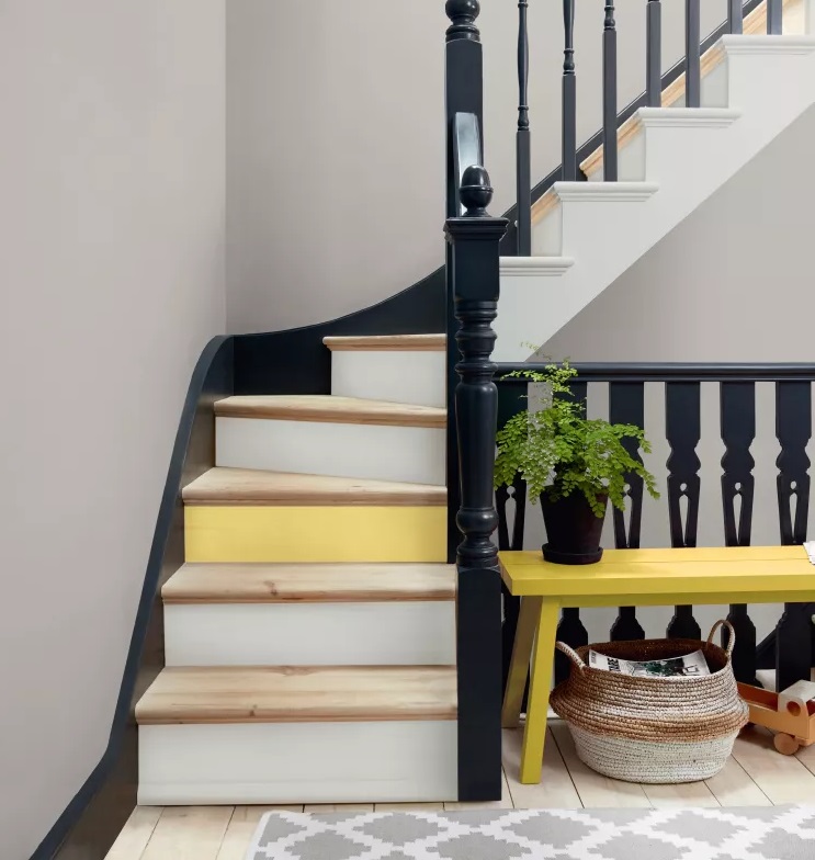 ۱۰ ایده خلاقانه برای رنگ کردن پله‌ها 