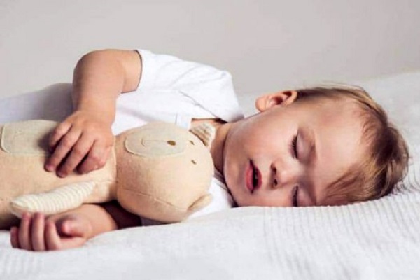 ۷ برنامه برای کودکان بدخواب