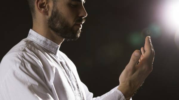 خواندن نماز امام جواد (ع) برای برآورده شدن حاجات دنیوی