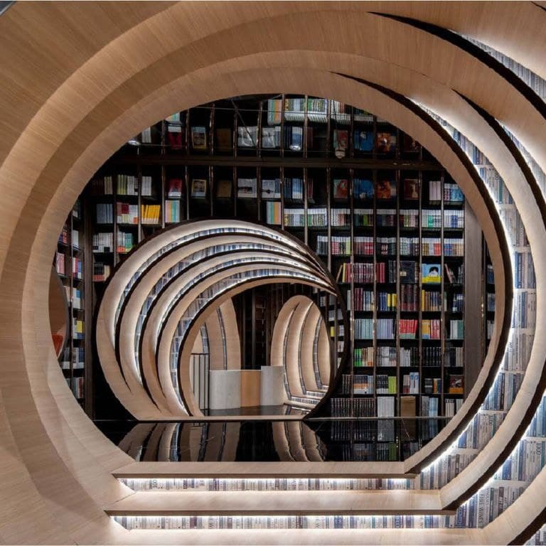هنر و علم را اینجا ببینید: کتابخانه مارپیچ پلکانی چین + عکس