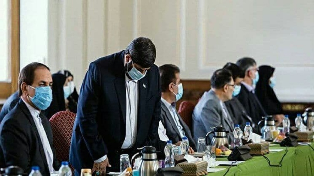 واکنش توئیتری نماینده بابل درباره اقامه نماز در جلسه با وزیر خارجه + تصاویر