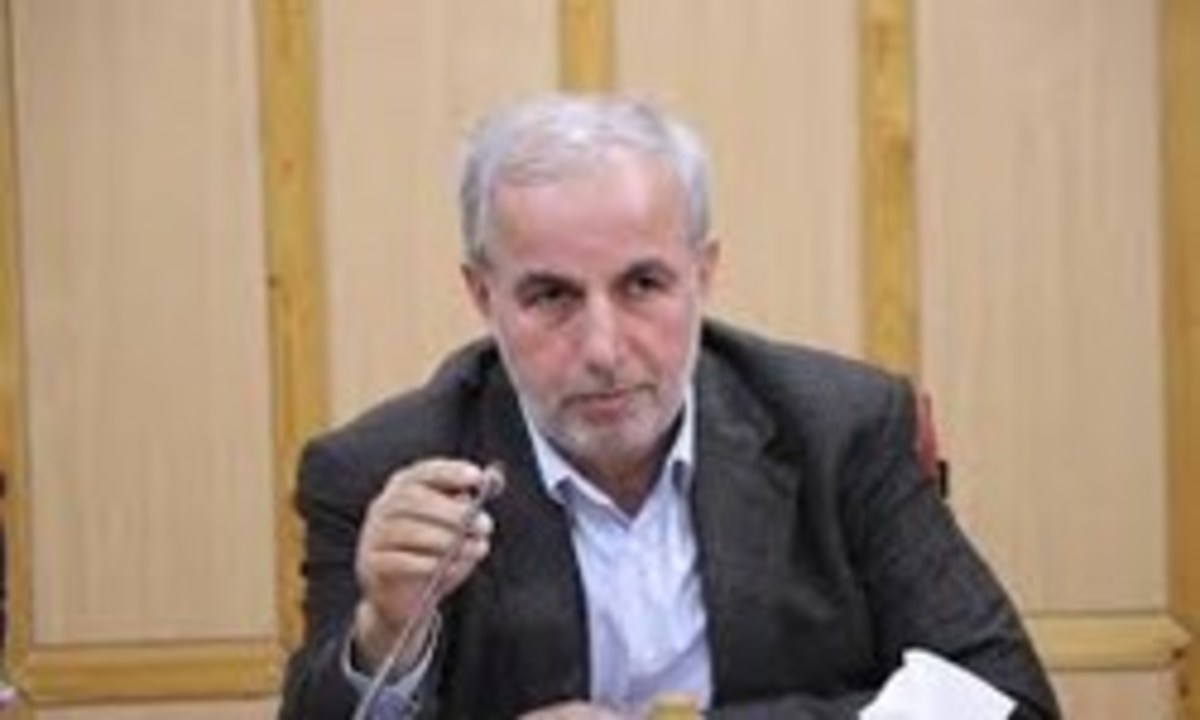 باید با خائنینی که نخبگان را به مهاجرت از کشور ترغیب می‌کنند برخورد شود