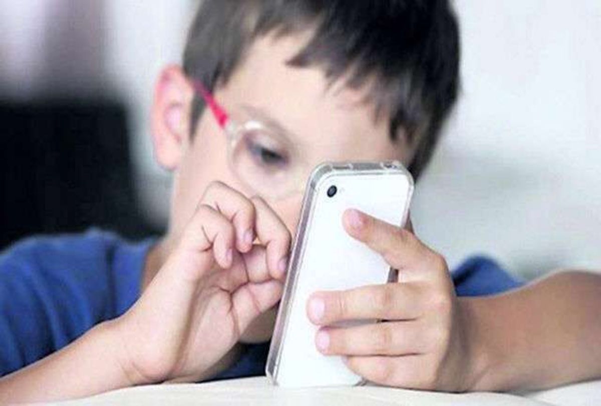 مدارس دانش‌آموزان را در یک مثلث رشد تحصیلی، اجتماعی و شخصیتی قرار دهند