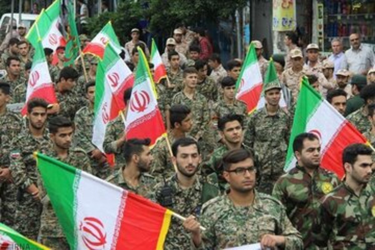 کشور‌های منطقه با الگوگیری از تفکر بسیجی مقابل استکبار قد علم می‌کنند