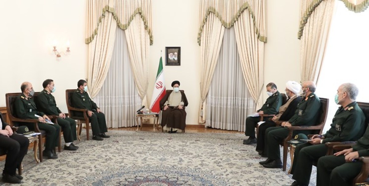 دیدار فرماندهان سازمان بسیج با رئیس جمهور/ آیت‌الله رئیسی: دولت با روحیه بسیجی برای خدمترسانی و معیشت مردم تلاش می‌کند