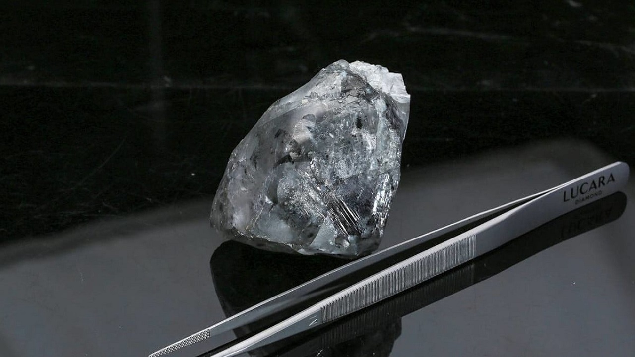 کشف نوعی ماده معدنی جدید از درون یک الماس