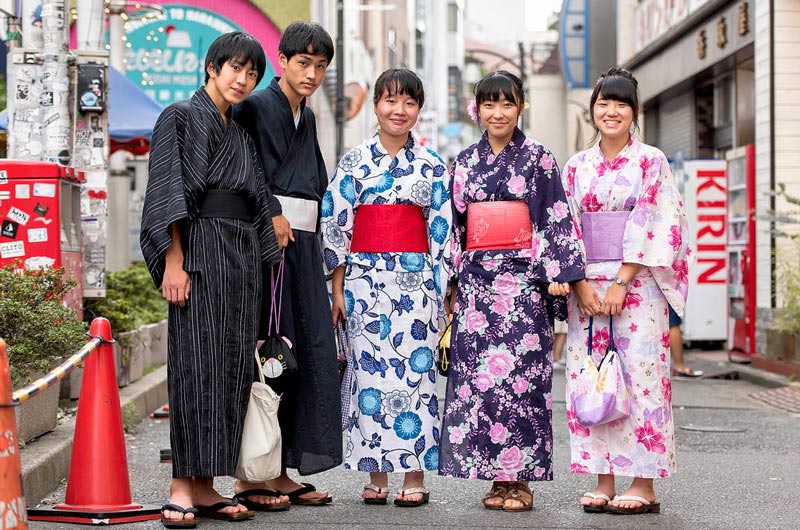 «کیمونو» و «هاکاما» لباس خاص دختران فارغ‌التحصیل ژاپنی