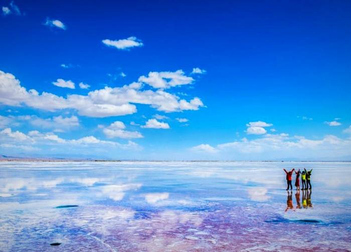 جاذبه گردشگری بی نظیر دریاچه نمک چاکا
