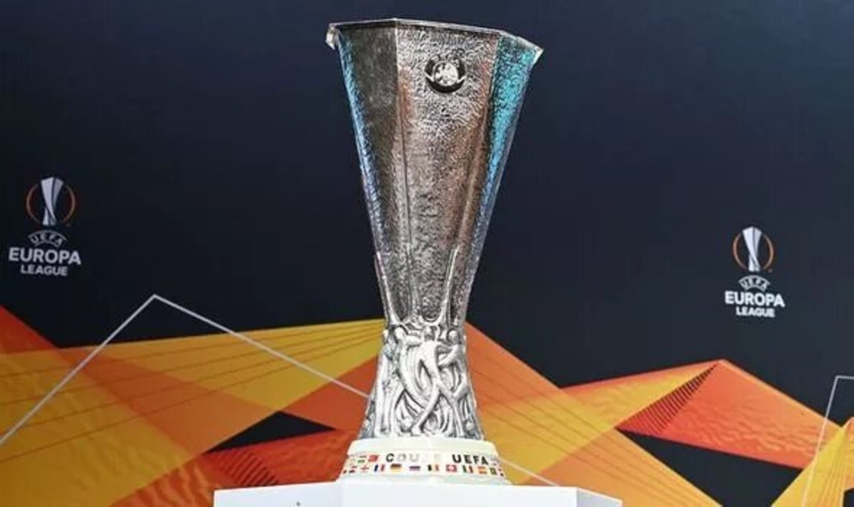 جدال بارسلونا و ناپولی در لیگ اروپا