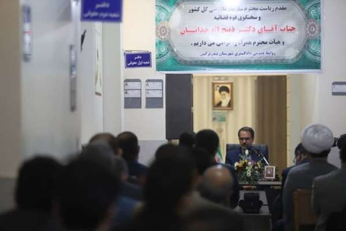 استفاده از مجازات‌های جایگزین حبس و نهاد‌های ارفاقی، مورد توجه قرار گیرد
