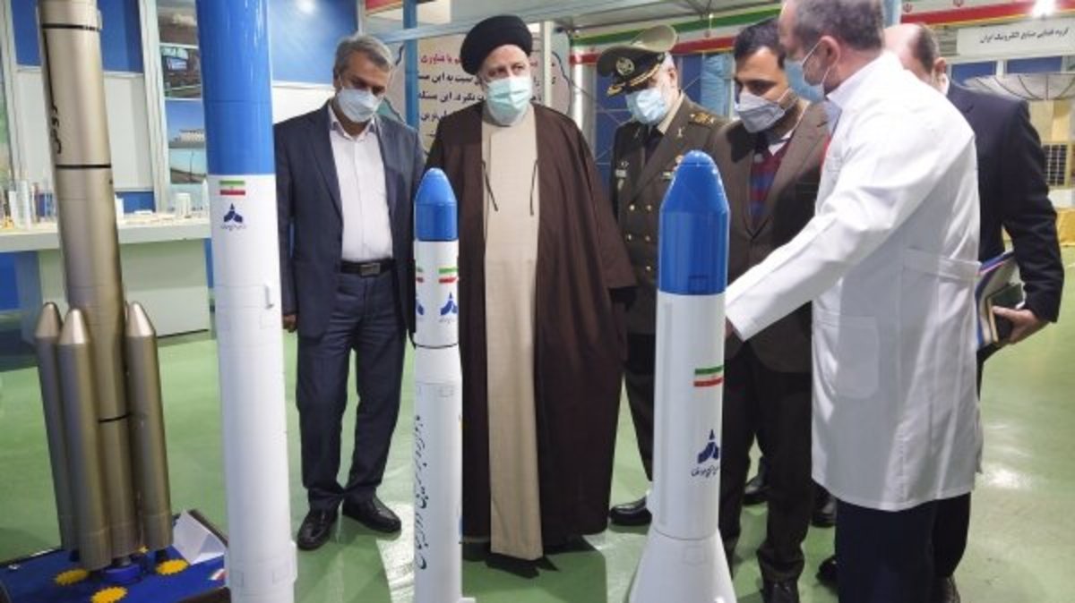 بازدید رئیس‌جمهور از آخرین دستاورد‌های صنعت فضایی کشور