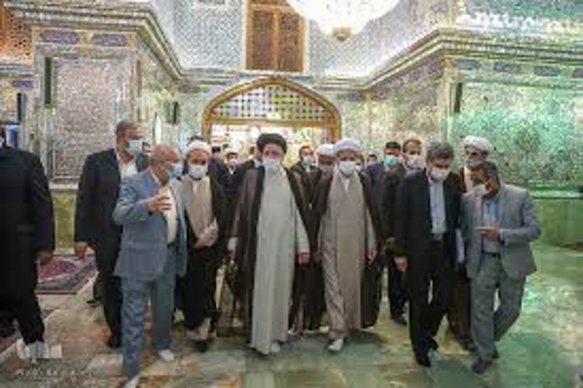 رئیس جمهور به زیارت حرم مطهر امام رضا (ع) رفت