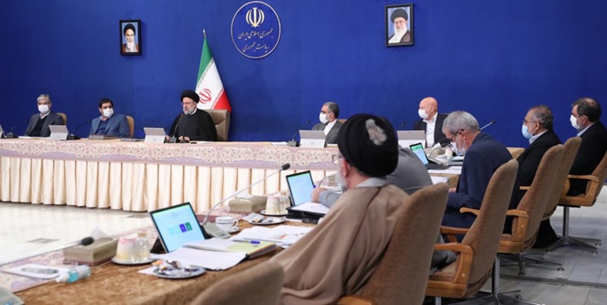 آیین نامه اجرایی قانون حمایت از توسعه صنایع پایین‌دستی نفت خام و میعانات گازی به تصویب دولت رسید