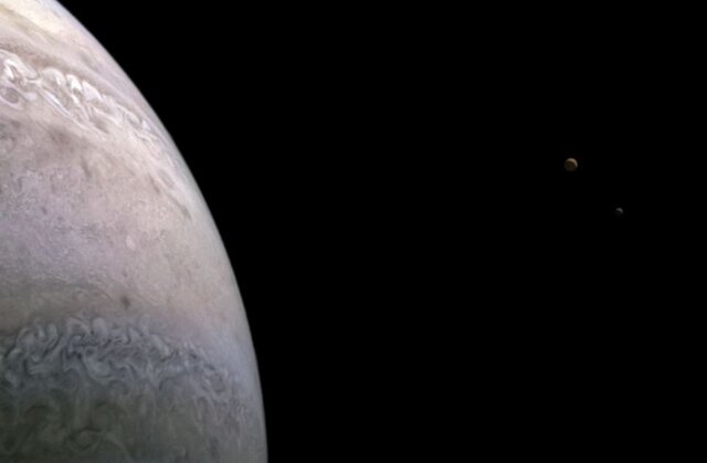 ۲ قمر سیاره مشتری از نگاه کاوشگر ناسا
