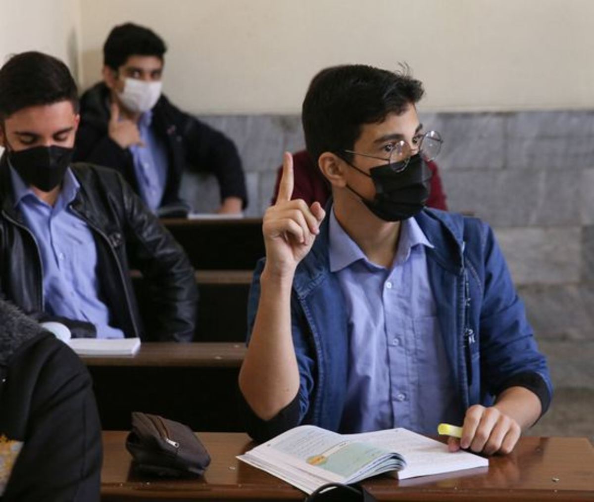 سند تحول بنیادین با فاصله گرفتن دانش آموزان از کتاب محقق می‌شود