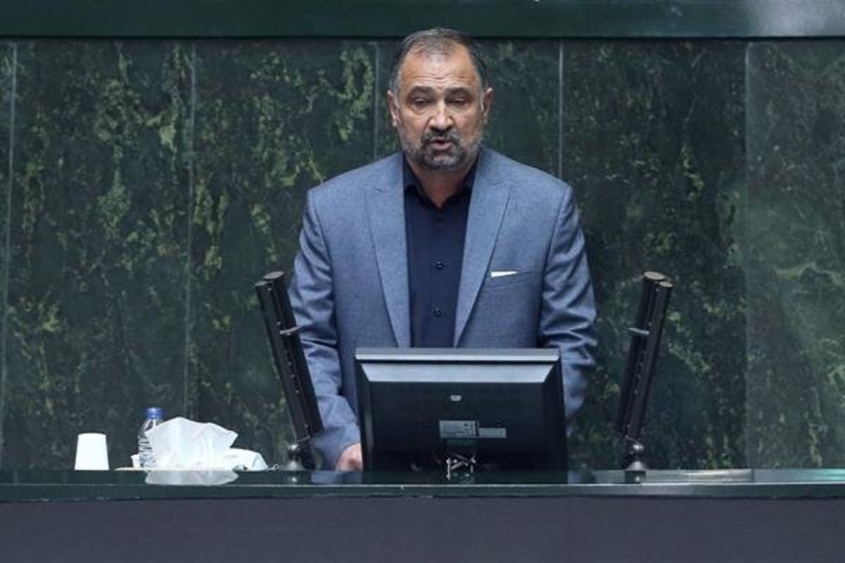 نخبگان و جوانان در راستای کاهش وابستگی به بیگانگان گام بردارند