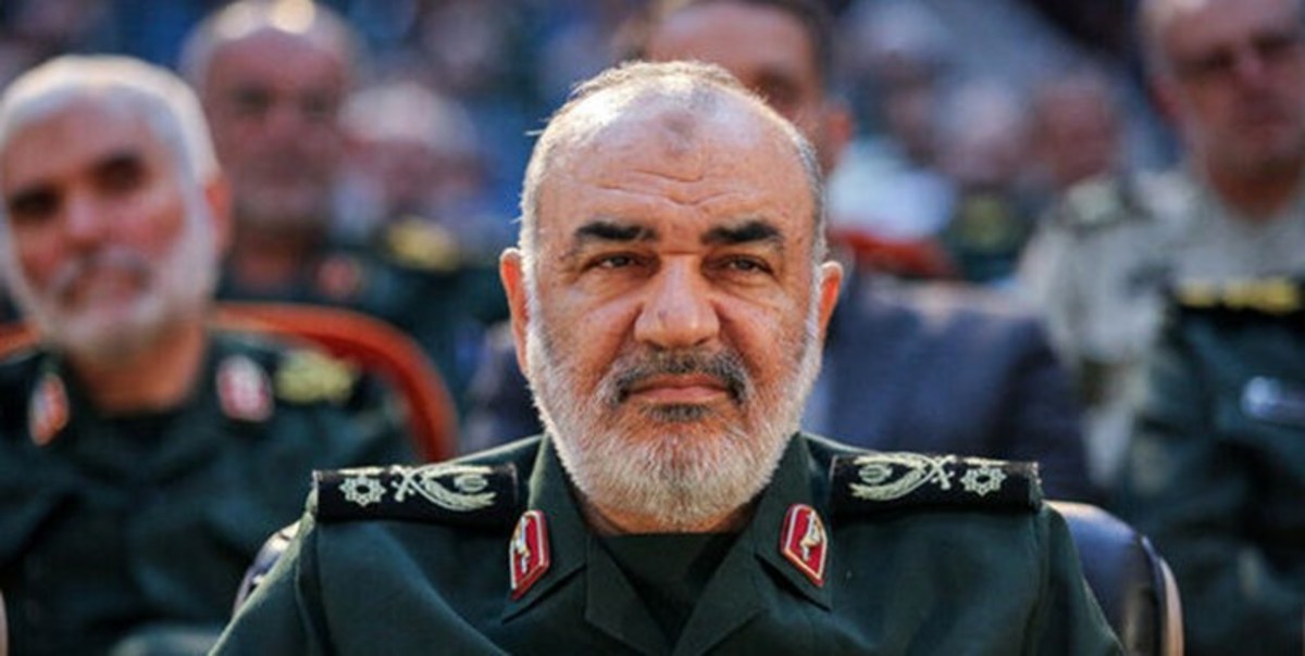 فرمانده کل سپاه پاسداران وارد مناطق عملیاتی دفاع مقدس شد