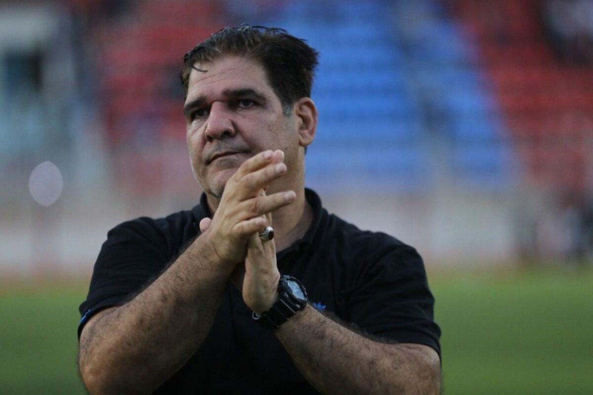مهاجری نرفته، اشکش سرمربی شد!