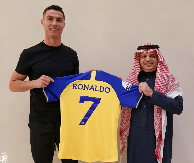 بستن قرارداد رونالدو با باشگاه النصر عربستان او را به گران‌ترین ورزشکار تاریخ تبدیل کرد