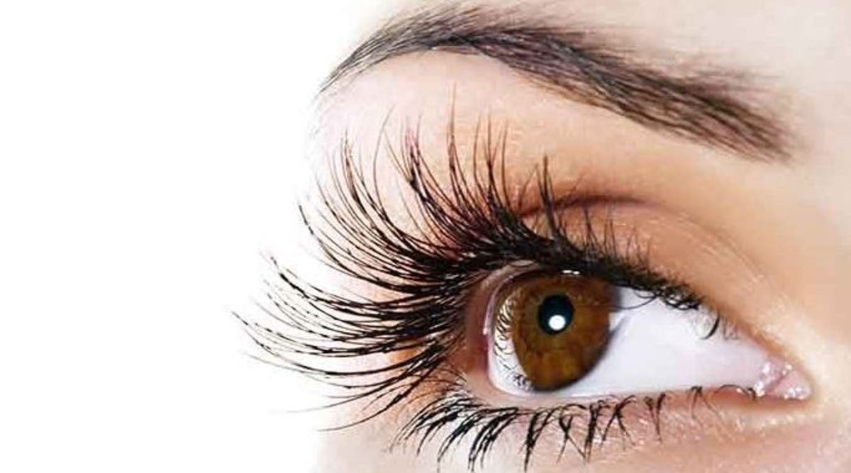 ترفند‌های برداشتن اکستنشن مژه در خانه