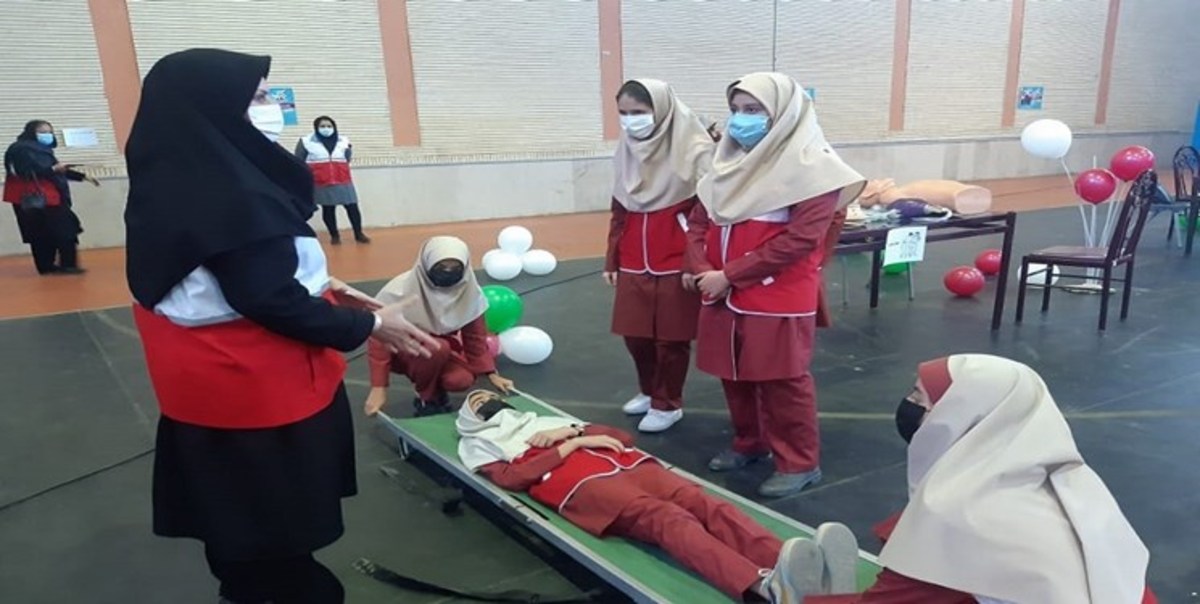 آموزش امدادی یک میلیون و ۴۰۰ هزار دانش‌آموز در هلال‌احمر