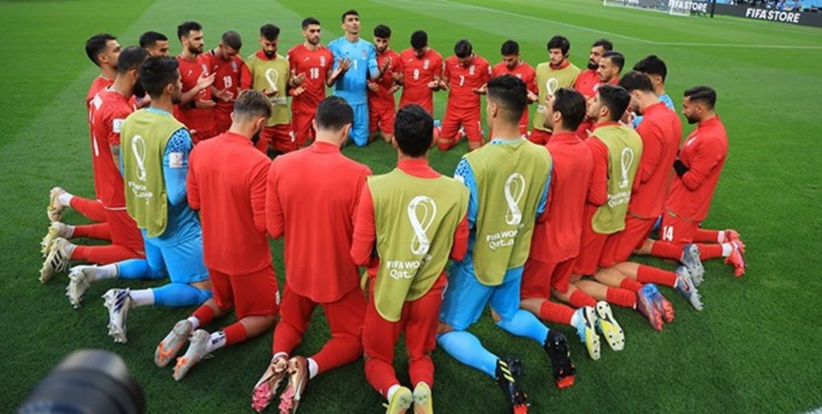 بازیکنان تیم ملی ۳۲ زندانی دیگر را آزاد کردند