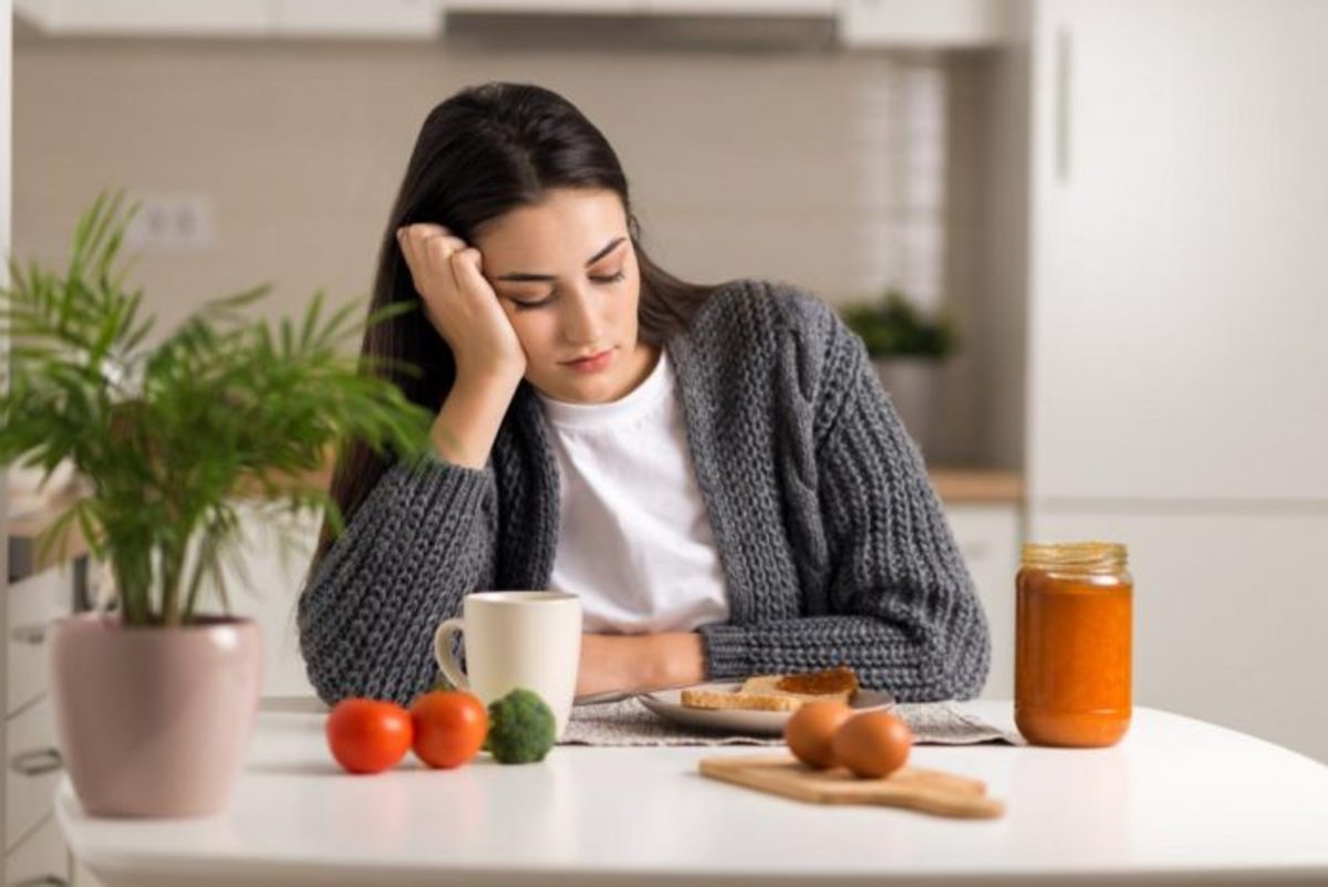 چرا با وجود کم غذا خوردن افزایش وزن دارم؟