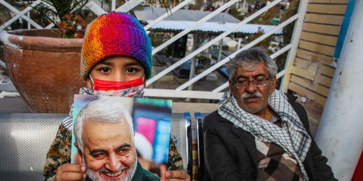 باید دهه نودی‌ها را با رفتار و منش شهید سلیمانی آشنا کنیم