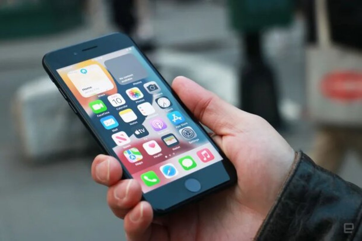 اپل آیفون SE را توسعه نمی‌دهد