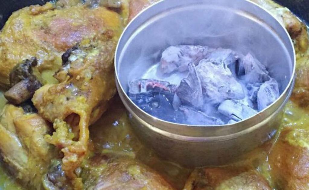فوت و فن تهیه مرغ دودی رستورانی با سس مایونز