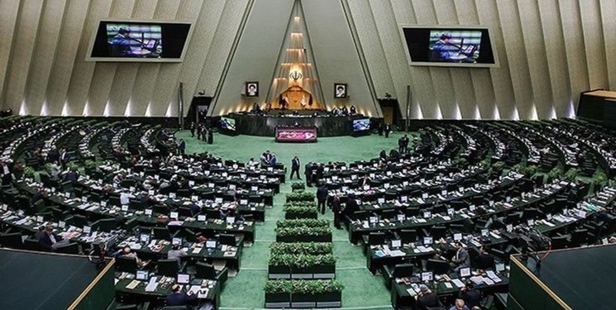 حضور ۳ نماینده از استان فارس در کمیسیون تلفیق بودجه ۱۴۰۲،