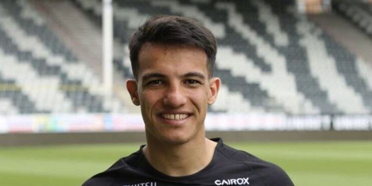 حسین زاده درخشید، شارلوا برد