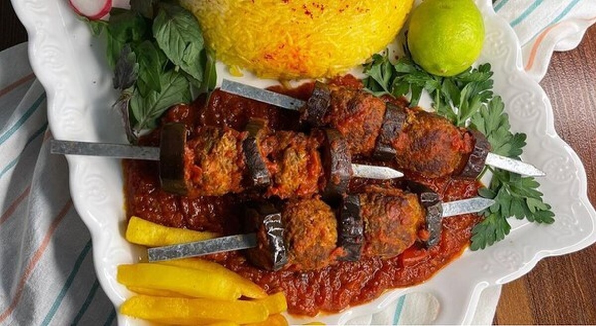 تهیه کباب گوشت قلقلی با بادجان سیخی در ۴ مرحله + نکات کلیدی