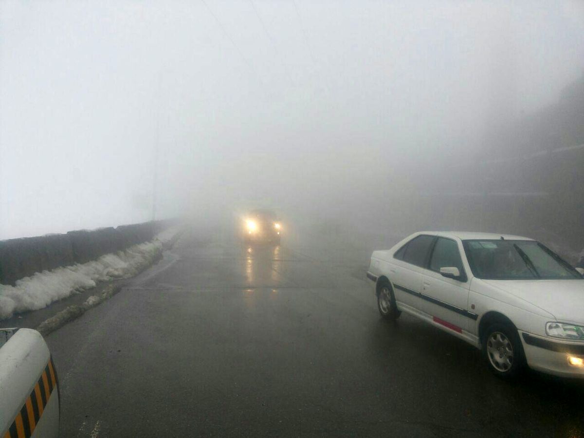 جاده های کوهستانی خراسان رضوی مه آلود است