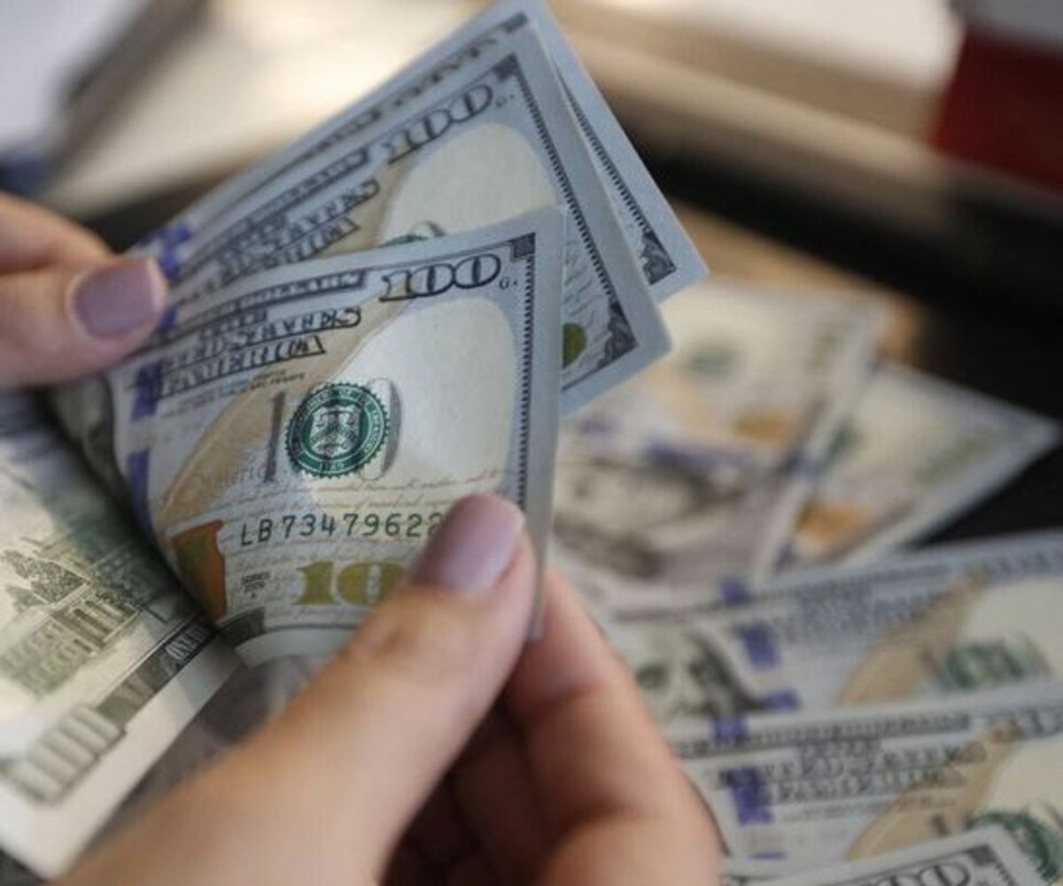 محدودیتی در تامین ارز مورد نیاز تجارت خارجی کشور وجود ندارد