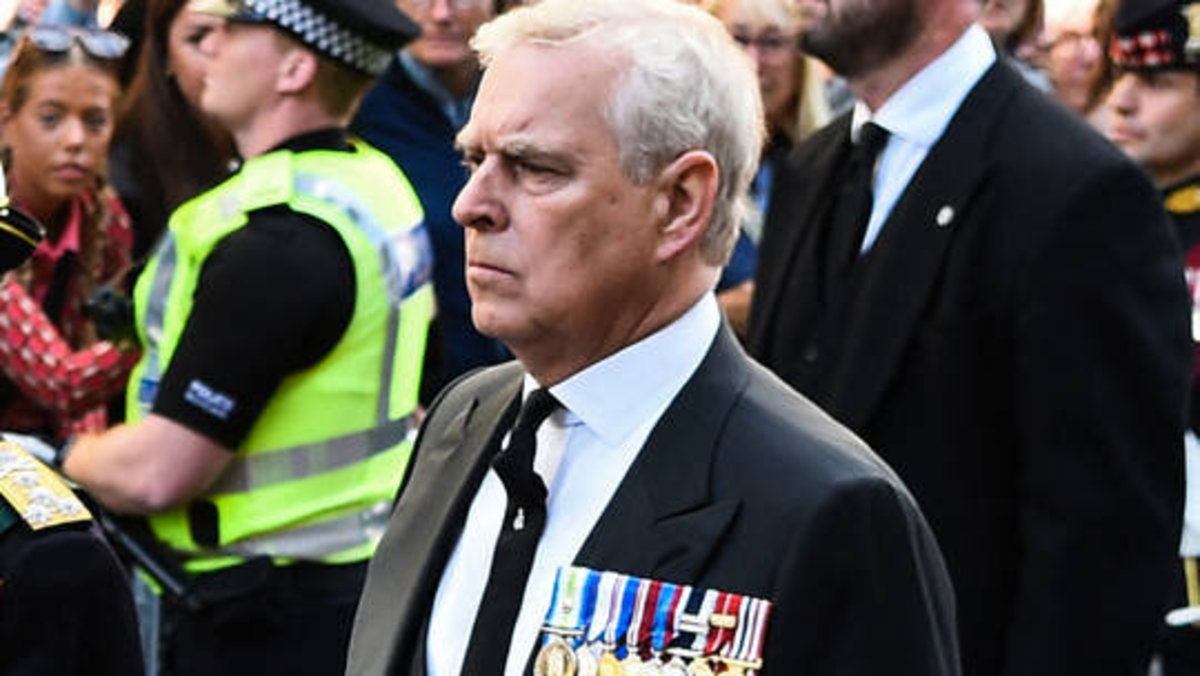 چارلز سوم برادر مفسدش را از کاخ باکینگهام بیرون انداخته است